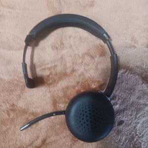 Black Wireless Headset with Microphone